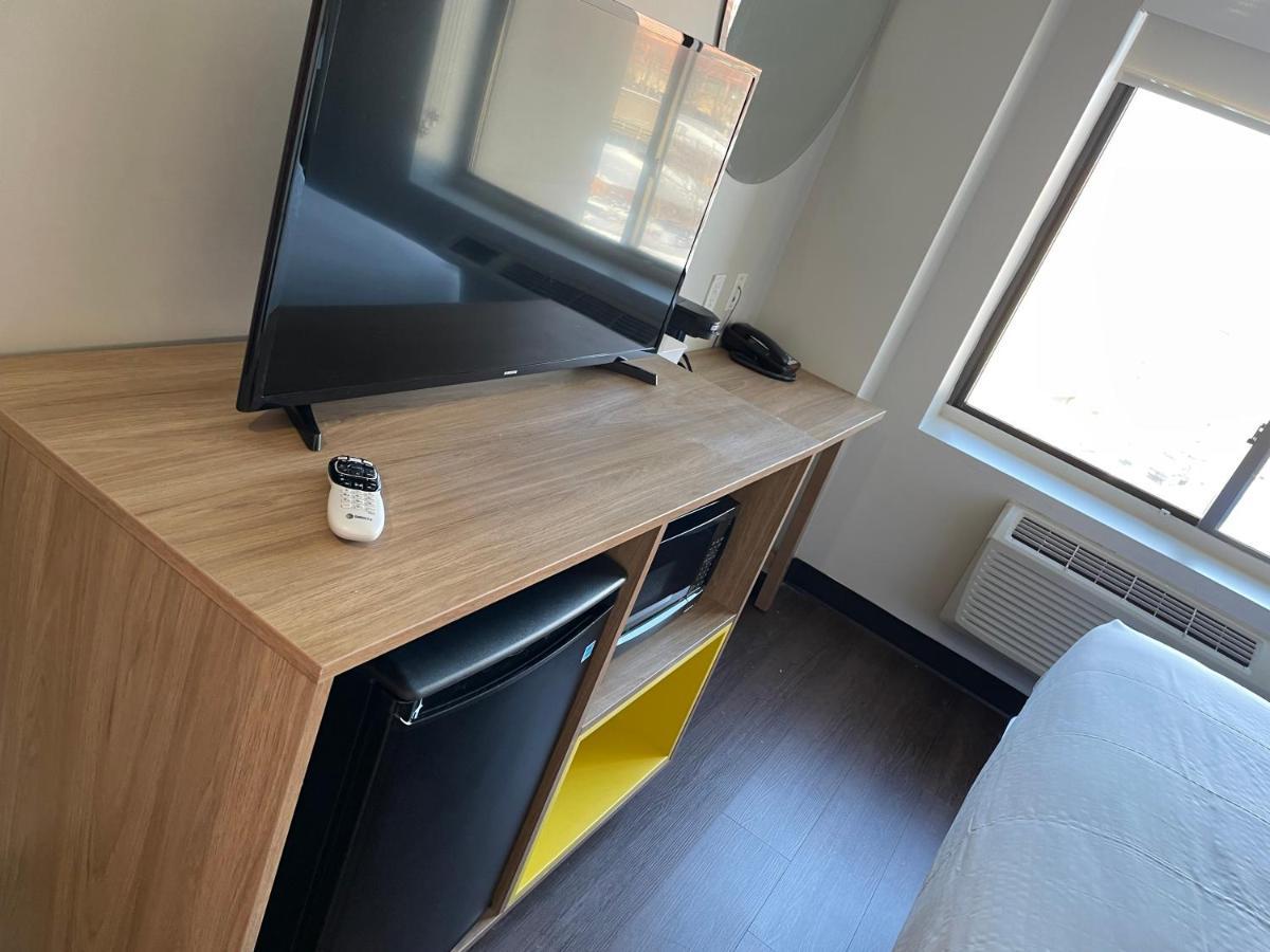 Days Inn & Suites By Wyndham Jamaica Jfk Airport New York Esterno foto