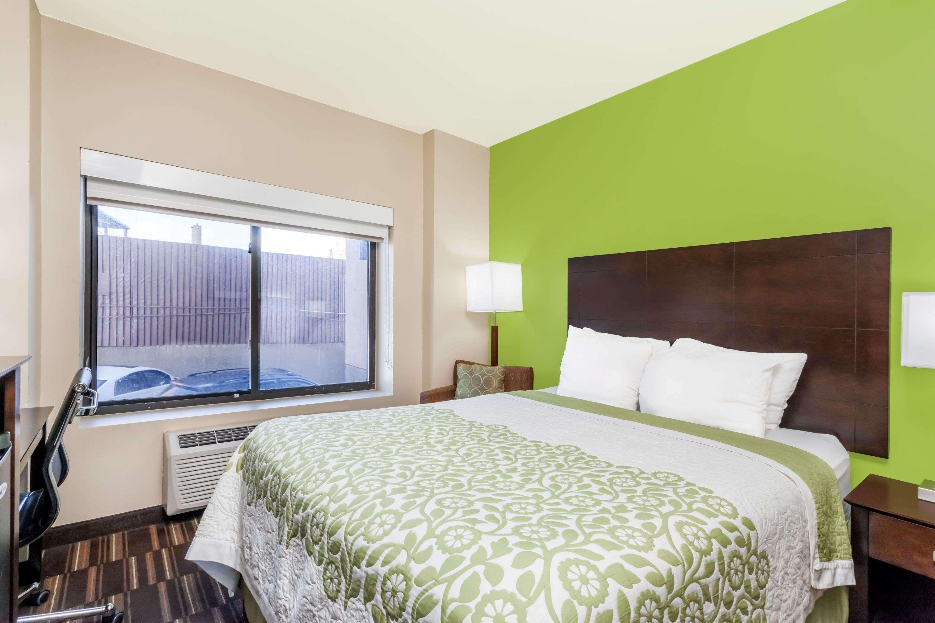 Days Inn & Suites By Wyndham Jamaica Jfk Airport New York Esterno foto