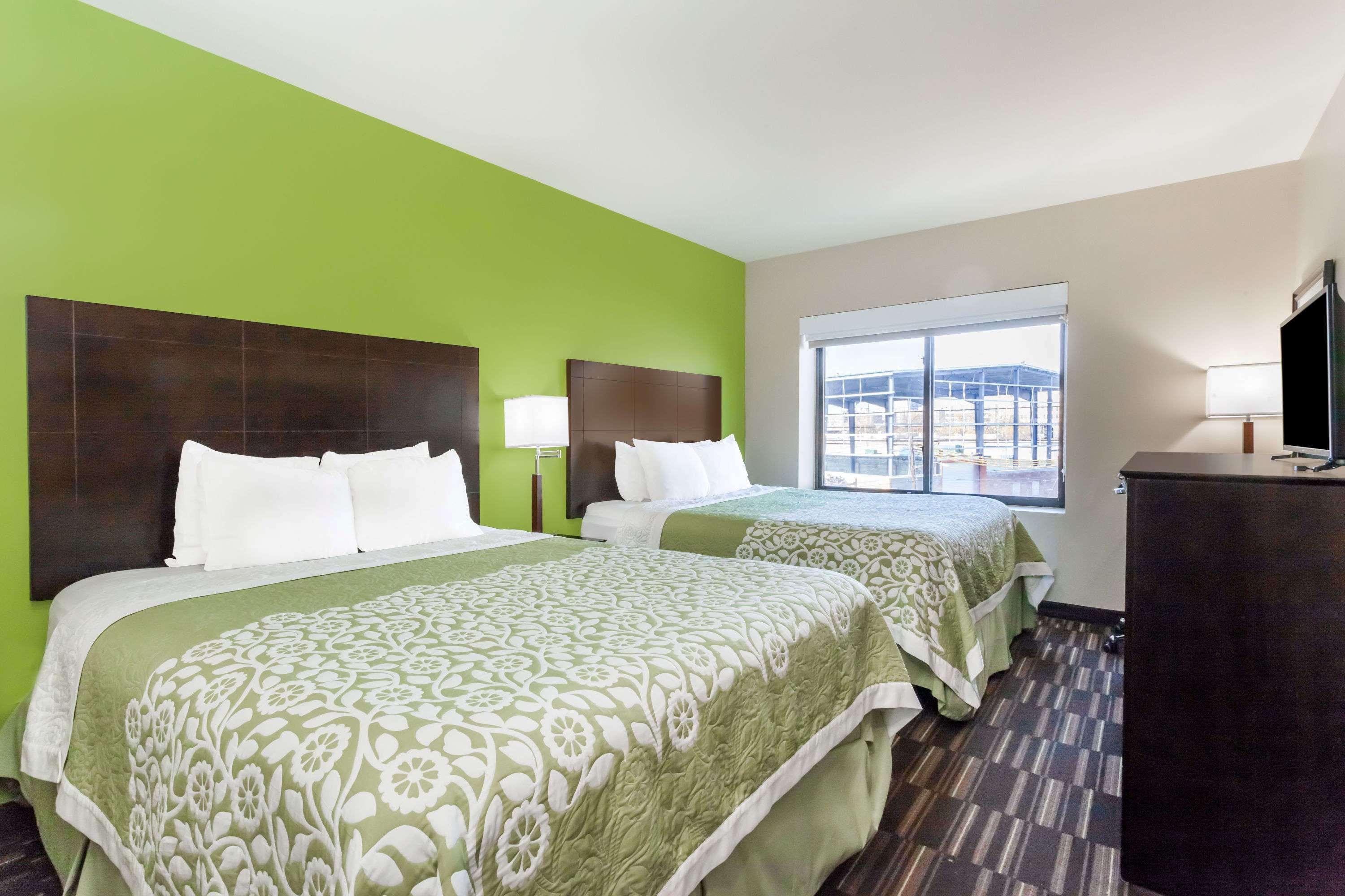 Days Inn & Suites By Wyndham Jamaica Jfk Airport New York Esterno foto